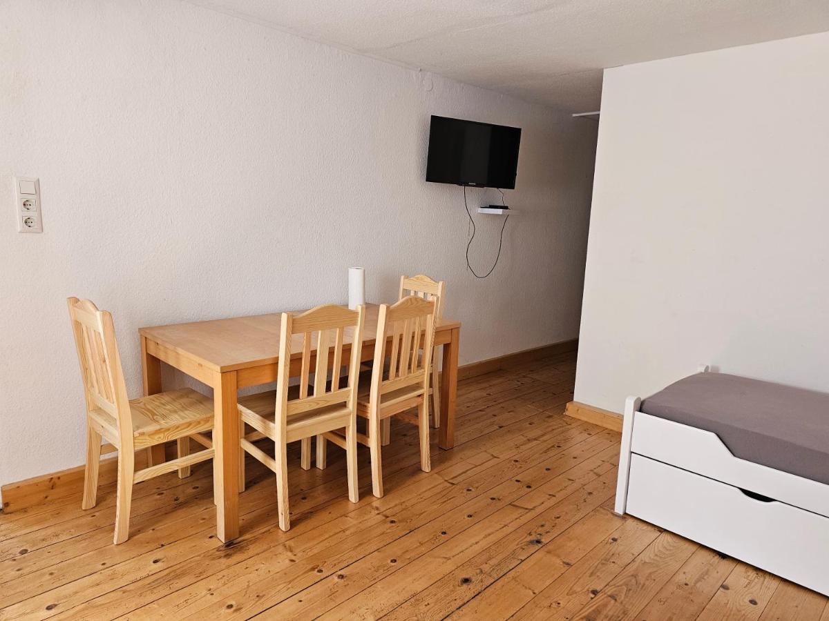B76, Lauterach, Vorarlberg Apartments Extérieur photo
