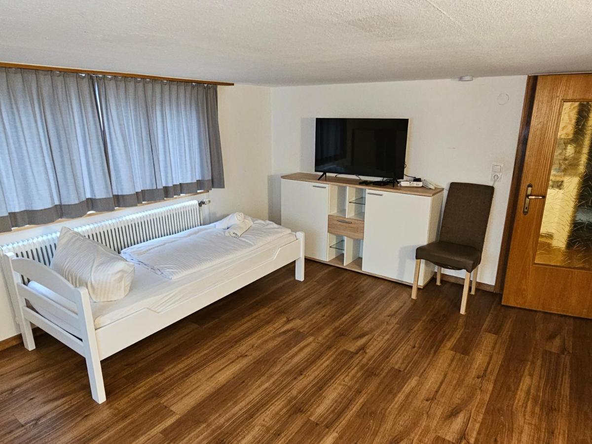 B76, Lauterach, Vorarlberg Apartments Extérieur photo